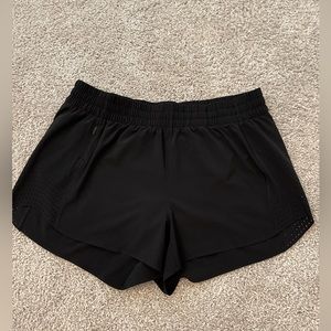 Athleta Hustle 3 inch Shorts size Medium